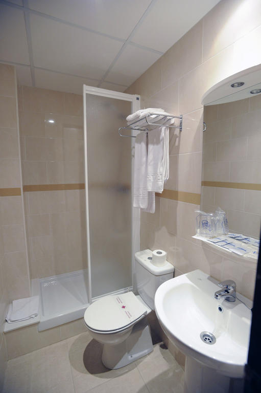 Hostal Can Marines Sant Carlos de la Ràpita Стая снимка